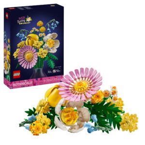 LEGO Botanicals – Klein Zomers Boeket 10347 Haal het hele jaar door de kleuren van de zomer in huis met het LEGO Botanicals Klein Zomers Boeket. Deze kleurrijke bouwset bestaat uit 7 verschillende bloem- en plantensoorten in zachte pasteltinten en vormt na het bouwen een prachtige decoratie voor iedere ruimte. Het boeket bevat een vrolijke combinatie van craspedia's, boshyacinten, wijfjesvaren, geel duizendblad, een roze gerbera, een pioenroos en een tulp. Dankzij de verstelbare stelen kun je de bloemen helemaal naar eigen wens rangschikken en steeds opnieuw een andere compositie creëren. Zet het voltooide boeket in een mooie vaas of combineer de bloemen met andere sets uit de LEGO Botanicals collectie voor een groter en persoonlijker bloemstuk. Een leuke bouwervaring én een kleurrijke toevoeging aan je interieur. Productkenmerken Onderdeel van de LEGO Botanicals collectie Bevat 7 verschillende bloem- en plantensoorten Met craspedia's, boshyacinten, wijfjesvaren, geel duizendblad, gerbera, pioenroos en tulp Uitgevoerd in kleurrijke en zachte pasteltinten Verstelbare stelen om het boeket naar eigen wens te schikken Ideaal als decoratie voor thuis, op kantoor of in een vitrinekast Te combineren met andere LEGO Botanicals sets Ondersteuning via de LEGO Builder app Specificaties LEGO-nummer: 10347 Aantal onderdelen: 373 Afmetingen: variëren per bloem; één arrangement is ca. 22 cm hoog × 8 cm breed × 5 cm diep Serie: LEGO Botanicals Vaas: niet inbegrepen