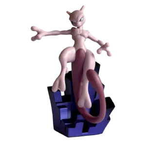 Pokémon 30th Celebration Mewtwo Figure Collection Vier 30 jaar Pokémon Trading Card Game met de indrukwekkende Pokémon 30th Celebration Mewtwo Figure Collection. Deze exclusieve jubileumuitgave combineert een prachtig Mewtwo-figuur, exclusieve verzamelitems en boosters uit de feestelijke 30th Celebration-uitbreiding. Een absolute must-have voor iedere Pokémon-verzamelaar en fan van de legendarische Mewtwo. De Pokémon 30th Celebration-uitbreiding is een eerbetoon aan drie decennia Pokémon TCG en bestaat volledig uit foil kaarten. Iedere booster biedt een unieke openingservaring met schitterende illustraties, premium afwerkingen en de kans op de meest gewilde kaarten uit de jubileumset. Eén van de hoogtepunten van de set is de introductie van de nieuwe Futuristic Rare-rarity. Deze bijzondere kaarten zijn voorzien van futuristische illustraties van de bekende Japanse kunstenaar YOSHIROTTEN, waaronder spectaculaire uitvoeringen van Mewtwo ex en Mew ex. Daarnaast keren iconische Pokémon-kaarten terug als luxe herdrukken, voorzien van een exclusieve 30th Celebration Pikachu-stempel. Het pronkstuk van deze collectie is het gedetailleerde Mewtwo-figuur, perfect om jouw favoriete Pokémon-kaarten of verzamelobjecten naast te presenteren. Inhoud Exclusief Mewtwo-figuur Meerdere Pokémon 30th Celebration boosterpacks Exclusieve promo kaart(en) Pokémon TCG Live codekaart (indien door de fabrikant inbegrepen) Of je nu een groot fan bent van Mewtwo, op zoek bent naar de nieuwste chase cards of jouw Pokémon-verzameling wilt uitbreiden met een exclusieve jubileumuitgave, de Pokémon 30th Celebration Mewtwo Figure Collection is een schitterende toevoeging aan iedere collectie.