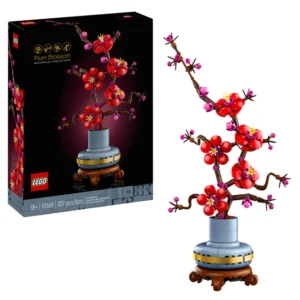 LEGO Botanicals – Japanse Abrikoos 10369 Breng de elegante schoonheid van de natuur in huis met de LEGO Botanicals Japanse Abrikoos. Deze gedetailleerde bouwset vormt na het bouwen een kleurrijke en stijlvolle plant die perfect past als decoratie in iedere ruimte. De Japanse abrikoos is uitgevoerd met een elegante, houtachtige stengel en opvallende rode en magenta bloesems. Het geheel wordt gepresenteerd in een stijlvolle pastelblauwe bloempot met gouden sierrand, geplaatst op een sokkel met houteffect. Met zijn hoogte van maar liefst 34 cm vormt de Japanse abrikoos een prachtige blikvanger op een kast, bureau, plank of in een vitrinekast. Combineer het model met andere bloemen en planten uit de LEGO Botanicals collectie om je eigen botanische display samen te stellen. Productkenmerken Onderdeel van de LEGO Botanicals collectie Gedetailleerde interpretatie van een Japanse abrikoos Elegante houtachtige stengel Kleurrijke rode en magenta bloesems Inclusief pastelblauwe bloempot met gouden sierrand Inclusief stijlvolle sokkel met houteffect Onderhoudsvrije decoratie voor iedere ruimte Mooi te combineren met andere LEGO Botanicals sets Ondersteuning via de LEGO Builder app Specificaties LEGO-nummer: 10369 Aantal onderdelen: 327 Afmetingen: ca. 34 cm hoog × 17 cm breed × 9 cm diep Serie: LEGO Botanicals