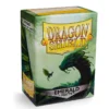 Dragon Shield – Standard Size Matte Sleeves Emerald – 100 Sleeves Bescherm je kaarten met Dragon Shield Matte Sleeves. Deze stevige sleeves combineren betrouwbare bescherming met een matte smaragdgroene achterkant, ideaal voor zowel casual als competitief gebruik. De sleeves hebben een standaardformaat van 63 x 88 mm en zijn PVC-vrij. Ze zijn geschikt voor populaire Trading Card Games zoals Magic: The Gathering, Pokémon TCG en andere kaartspellen met kaarten van standaardformaat. Iedere box bevat 100 sleeves en is voorzien van een printed label waarop je eenvoudig de naam van je favoriete deck kunt noteren. SPECIFICATIES Merk: Dragon Shield Serie: Matte Formaat: Standard Size – 63 x 88 mm Inhoud: 100 sleeves Kleur: Emerald (Smaragdgroen) Matte achterkant PVC-vrij Geschikt voor Magic: The Gathering, Pokémon TCG en andere Standard Size kaartspellen Inclusief printed label voor het labelen van je deck Geschikt voor spelen, vervoeren en bewaren