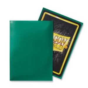 Dragon Shield – Standard Size Sleeves Green – 100 Sleeves Bescherm je kaarten tijdens het spelen, vervoeren en bewaren met Dragon Shield Standard Size Sleeves. Dragon Shield staat bekend om zijn stevige kwaliteit en betrouwbare bescherming, waardoor deze sleeves ideaal zijn voor zowel casual als competitief gebruik. De sleeves hebben een standaardformaat van 63 x 88 mm en zijn geschikt voor populaire Trading Card Games zoals Magic: The Gathering, Pokémon TCG en Lord of the Rings TCG. Iedere box bevat 100 groene sleeves en is voorzien van een printed label waarmee je eenvoudig je favoriete deck kunt labelen. SPECIFICATIES Merk: Dragon Shield Formaat: Standard Size – 63 x 88 mm Inhoud: 100 sleeves Kleur: Groen PVC-vrij Geschikt voor Magic: The Gathering, Pokémon TCG, Lord of the Rings TCG en andere Standard Size kaarten Inclusief printed label voor het labelen van je deck Geschikt voor spelen, vervoeren en bewaren