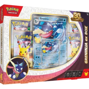 Pokémon 30th Celebration Greninja ex Box Vier 30 jaar Pokémon Trading Card Game met de Pokémon 30th Celebration Greninja ex Box. Deze speciale jubileumuitgave combineert een exclusieve Greninja ex promo kaart met boosters uit de feestelijke 30th Celebration-uitbreiding. Een absolute must-have voor zowel verzamelaars als competitieve spelers. Greninja staat bekend om zijn snelheid, behendigheid en krachtige aanvallen. Met de exclusieve promo kaart uit deze box voeg je een iconische Pokémon toe aan jouw collectie, terwijl je met de meegeleverde boosters kans maakt op de meest gewilde kaarten uit de 30th Celebration-set. De Pokémon 30th Celebration-uitbreiding viert drie decennia Pokémon TCG en bestaat volledig uit foil kaarten. Iedere booster bevat vijf premium foil kaarten, inclusief een foil Basic Energy, waardoor iedere pack-opening een bijzondere ervaring is voor iedere Pokémon-fan. Inhoud 1 exclusieve Greninja ex promo kaart Meerdere Pokémon 30th Celebration boosterpacks Pokémon TCG Live codekaart (indien door de fabrikant inbegrepen) Of je nu een liefhebber bent van Greninja, op zoek bent naar exclusieve promo's of jouw collectie wilt uitbreiden met de jubileumset, de Pokémon 30th Celebration Greninja ex Box is een prachtige toevoeging aan iedere Pokémon-verzameling.