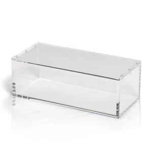 Premium Acrylic Case – Pokémon Center Special Box (Tohoku, Fukuoka & Hiroshima) Bescherm en presenteer jouw Pokémon Center Special Box met deze hoogwaardige Premium Acrylic Case. De case is speciaal ontworpen voor de exclusieve Tohoku, Fukuoka en Hiroshima Pokémon Center-boxen en biedt optimale bescherming tegen stof, krassen en dagelijkse slijtage, terwijl de originele verpakking volledig zichtbaar blijft. Deze bijzondere boxen zijn uitgebracht ter gelegenheid van de (her)opening van verschillende Pokémon Centers in Japan en waren buiten Japan slechts zeer beperkt verkrijgbaar. Hierdoor zijn ze uitgegroeid tot gewilde verzamelobjecten die veel verzamelaars het liefst sealed bewaren. Met deze Premium Acrylic Case blijft jouw Special Box uitstekend beschermd én krijgt deze een luxe display-uitstraling die perfect past in iedere collectie. Specificaties Afmetingen: 26,6 × 9,2 × 11,8 cm Speciaal ontworpen voor de Pokémon Center Special Boxes: Tohoku, Fukuoka & Hiroshima Kristalhelder premium acryl voor een luxe presentatie Hoogwaardige UV-bescherming om verkleuring door licht te helpen beperken Voorzien van krachtige Collector Grade N52-magneten voor een veilige en stevige sluiting