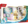Pokémon 30th Celebration Mew Figure Collection Vier 30 jaar Pokémon Trading Card Game met de exclusieve Pokémon 30th Celebration Mew Figure Collection. Deze bijzondere jubileumuitgave combineert een prachtig Mew-figuur, exclusieve verzamelitems en boosters uit de feestelijke 30th Celebration-uitbreiding. Een onmisbare collectie voor iedere Pokémon-verzamelaar en liefhebber van de mythische Pokémon Mew. De Pokémon 30th Celebration-uitbreiding viert drie decennia Pokémon TCG en bestaat volledig uit foil kaarten. Iedere booster biedt een unieke openingservaring met schitterende illustraties, premium afwerkingen en de kans op de meest gewilde kaarten uit de jubileumset. Eén van de hoogtepunten van de set is de introductie van de nieuwe Futuristic Rare-rarity. Deze bijzondere kaarten zijn voorzien van indrukwekkende illustraties van de bekende Japanse kunstenaar YOSHIROTTEN, met onder andere spectaculaire uitvoeringen van Mew ex en Mewtwo ex. Daarnaast keren iconische Pokémon-kaarten terug als luxe herdrukken, voorzien van een exclusieve 30th Celebration Pikachu-stempel. Het pronkstuk van deze collectie is het gedetailleerde Mew-figuur, perfect om jouw favoriete Pokémon-kaarten of andere verzamelobjecten stijlvol tentoon te stellen. Inhoud Exclusief Mew-figuur Meerdere Pokémon 30th Celebration boosterpacks Exclusieve promo kaart(en) Pokémon TCG Live codekaart (indien door de fabrikant inbegrepen) Of je nu een groot fan bent van Mew, op zoek bent naar de nieuwste chase cards of jouw Pokémon-verzameling wilt uitbreiden met een exclusieve jubileumuitgave, de Pokémon 30th Celebration Mew Figure Collection is een prachtige toevoeging aan iedere collectie.