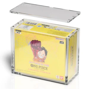 Premium Acrylic Case – One Piece Booster Box (OP-04 en nieuwer) Bescherm en presenteer jouw sealed One Piece Booster Box met deze hoogwaardige Premium Acrylic Case. Deze case is speciaal ontworpen voor One Piece Booster Boxes vanaf OP-04 en biedt optimale bescherming tegen stof, krassen en dagelijkse slijtage, terwijl de originele verpakking volledig zichtbaar blijft. One Piece heeft zich razendsnel ontwikkeld tot een van de populairste Trading Card Games ter wereld. Hierdoor zijn sealed boosterboxen steeds gewilder onder verzamelaars. Met deze Premium Acrylic Case blijft jouw booster box niet alleen uitstekend beschermd, maar krijgt deze ook een luxe display-uitstraling die perfect past in iedere collectie. Specificaties Afmetingen: 16,6 × 7,8 × 13 cm Speciaal ontworpen voor One Piece Booster Boxes vanaf OP-04 Kristalhelder premium acryl voor een luxe presentatie Hoogwaardige UV-bescherming om verkleuring door licht te helpen beperken Voorzien van krachtige Collector Grade N52-magneten voor een veilige en stevige sluiting