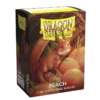 Dragon Shield – Standard Size Dual Matte Sleeves Peach – 100 Sleeves Geef je deck een frisse uitstraling met de Dragon Shield Dual Matte Peach Sleeves. Deze sleeves hebben een heldere voorkant en een gestructureerde matte Peach-achterkant, gecombineerd met een volledig zwarte binnenzijde die een stijlvolle omlijsting rond je kaarten creëert. De Dual Matte-serie is volledig ondoorzichtig, waardoor de sleeves ook geschikt zijn voor het spelen met dubbelzijdige kaarten. De gestructureerde matte achterkant zorgt daarnaast voor uitstekende handling en soepel schudden tijdens het spelen. Iedere verpakking bevat 100 sleeves en wordt geleverd in een stevige kartonnen deckbox. Deze biedt ruimte aan 75+ single-sleeved kaarten of 65+ double-sleeved kaarten en is voorzien van een label bovenop de box voor personalisatie. SPECIFICATIES Merk: Dragon Shield Serie: Dual Matte Formaat: Standard Size – 63 x 88 mm Inhoud: 100 sleeves Kleur: Peach Transparante voorkant Gestructureerde matte achterkant Zwarte binnenzijde voor een strakke omlijsting van de kaart Volledig ondoorzichtig Geschikt voor dubbelzijdige kaarten Ontworpen voor soepel schudden en uitstekende handling Inclusief stevige kartonnen deckbox Ruimte voor 75+ single-sleeved kaarten Ruimte voor 65+ double-sleeved kaarten Personaliseerbaar label bovenop de box Geschikt voor Standard Size Trading Card Games