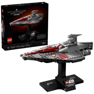 LEGO Star Wars – Acclamator-Class Assault Ship 75404 Herbeleef de indrukwekkende Slag om Geonosis uit Star Wars: Attack of the Clones met het LEGO Star Wars Acclamator-Class Assault Ship. Bouw het herkenbare aanvalsschip steen voor steen en creëer een gedetailleerd displaymodel van een van de iconische ruimteschepen uit het tijdperk van de Galactic Republic. Het model legt de karakteristieke vorm en verschillende herkenbare details van het Acclamator-Class Assault Ship vast in een compact formaat. Na het bouwen plaats je het ruimteschip op de meegeleverde displaystandaard met naamplaatje, waardoor het direct klaar is om een prominente plek in je collectie te krijgen. Deze set maakt deel uit van de LEGO Star Wars ruimteschipcollectie op middelgrote schaal, een serie waarin bekende ruimteschepen uit het Star Wars-universum als gedetailleerde displaymodellen worden uitgebracht. Productkenmerken Onderdeel van de LEGO Star Wars collectie Gebaseerd op Star Wars: Attack of the Clones Gedetailleerd model van het Acclamator-Class Assault Ship Geïnspireerd op de beroemde Slag om Geonosis Inclusief bouwbare displaystandaard Inclusief naamplaatje Onderdeel van de LEGO Star Wars ruimteschipcollectie op middelgrote schaal Ideaal als displaymodel voor iedere Star Wars-collectie Ondersteuning via de LEGO Builder app met interactieve 3D-instructies Specificaties LEGO-nummer: 75404 Aantal onderdelen: 450 Afmetingen: ca. 15 cm hoog × 23 cm lang × 13 cm breed Serie: LEGO Star Wars