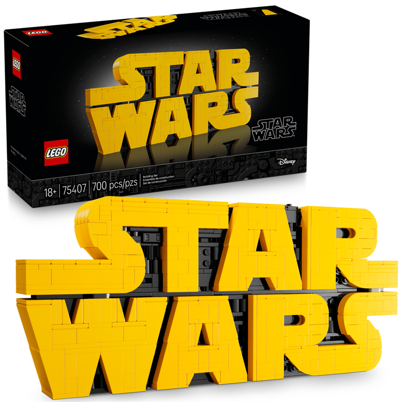 LEGO Star Wars – Star Wars Logo 75407 Breng een van de meest herkenbare logo's uit de filmgeschiedenis tot leven met het LEGO Star Wars Logo. Bouw het iconische gele Star Wars-logo steen voor steen en creëer een opvallend 3D-displaymodel dat perfect past in iedere LEGO-, Star Wars- of popcultuurcollectie. Het model combineert de klassieke gele Star Wars-letters met zwarte LEGO-details tussen de letters voor extra diepte en een authentieke uitstraling. Tijdens het bouwen valt er bovendien een leuke verborgen verrassing in de letter 'T' te ontdekken. Met een breedte van ongeveer 30 cm is het model groot genoeg om direct op te vallen, terwijl het dankzij de geringe diepte eenvoudig op een plank, bureau of in een vitrinekast kan worden geplaatst. Een uniek LEGO Star Wars-displaystuk en een prachtige manier om jouw liefde voor het beroemde sterrenstelsel een prominente plek in je collectie te geven. Productkenmerken Onderdeel van de LEGO Star Wars collectie Bouwbare 3D-versie van het iconische Star Wars-logo Klassieke gele letters met zwarte LEGO-details Verborgen verrassing in de letter 'T' Compact ontwerp dat eenvoudig als display kan worden neergezet Ideaal voor LEGO-, Star Wars- en popcultuurcollecties Ondersteuning via de LEGO Builder app met interactieve 3D-instructies Specificaties LEGO-nummer: 75407 Aantal onderdelen: 700 Afmetingen: ca. 13 cm hoog × 30 cm breed × 3 cm diep Serie: LEGO Star Wars